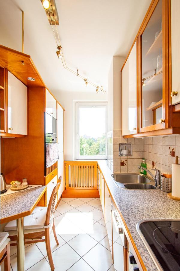 Best Rated Central Apartment Vienna - Ac, Wifi, 24H7Days Self Check-In, Board Games, Netflix מראה חיצוני תמונה