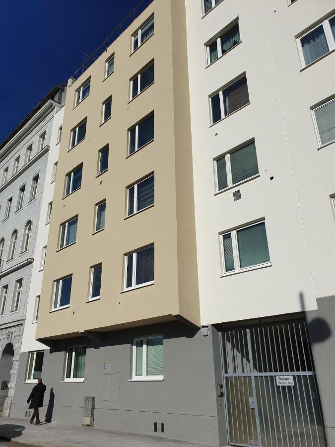 Best Rated Central Apartment Vienna - Ac, Wifi, 24H7Days Self Check-In, Board Games, Netflix מראה חיצוני תמונה