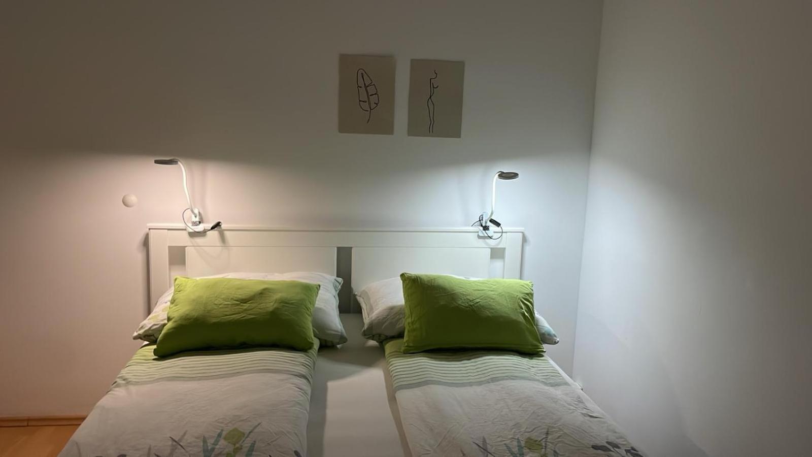 Best Rated Central Apartment Vienna - Ac, Wifi, 24H7Days Self Check-In, Board Games, Netflix מראה חיצוני תמונה